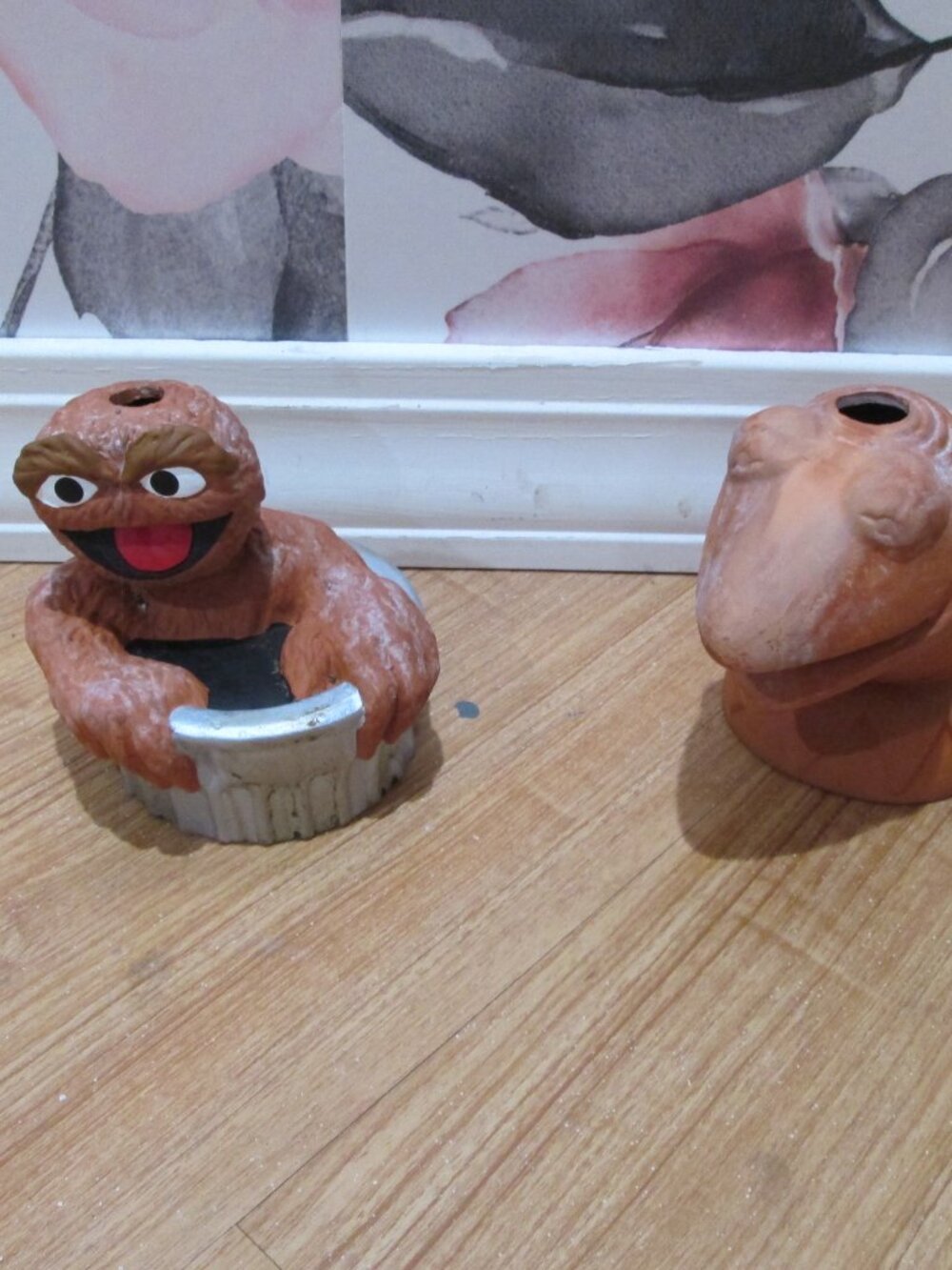 KERMIT & The Grouch Muppets Cia Pet duo will try to find boxes. CUTE!